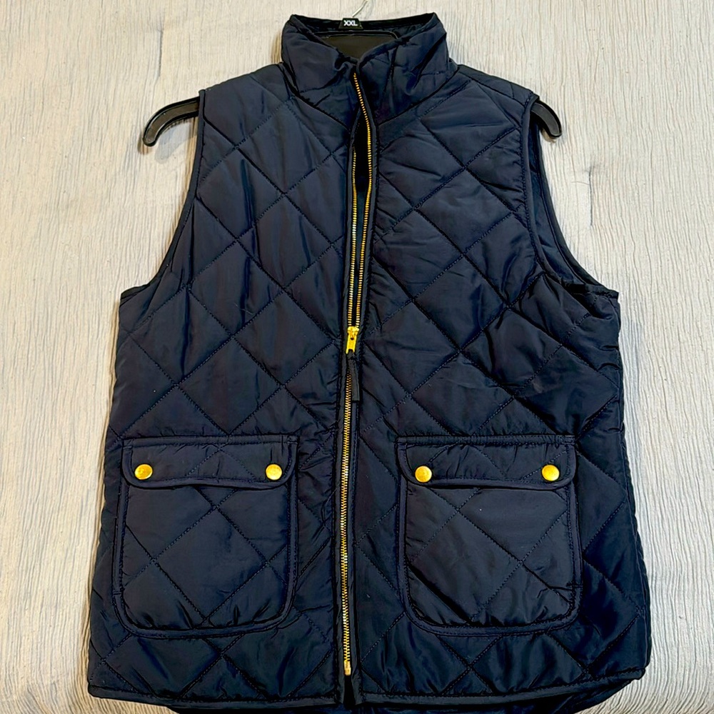 Quinn navy blue vest with pockets,  zipper